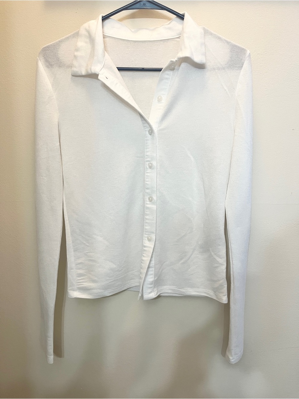Women’s White Long-Sleeve Button-Down Shirt
